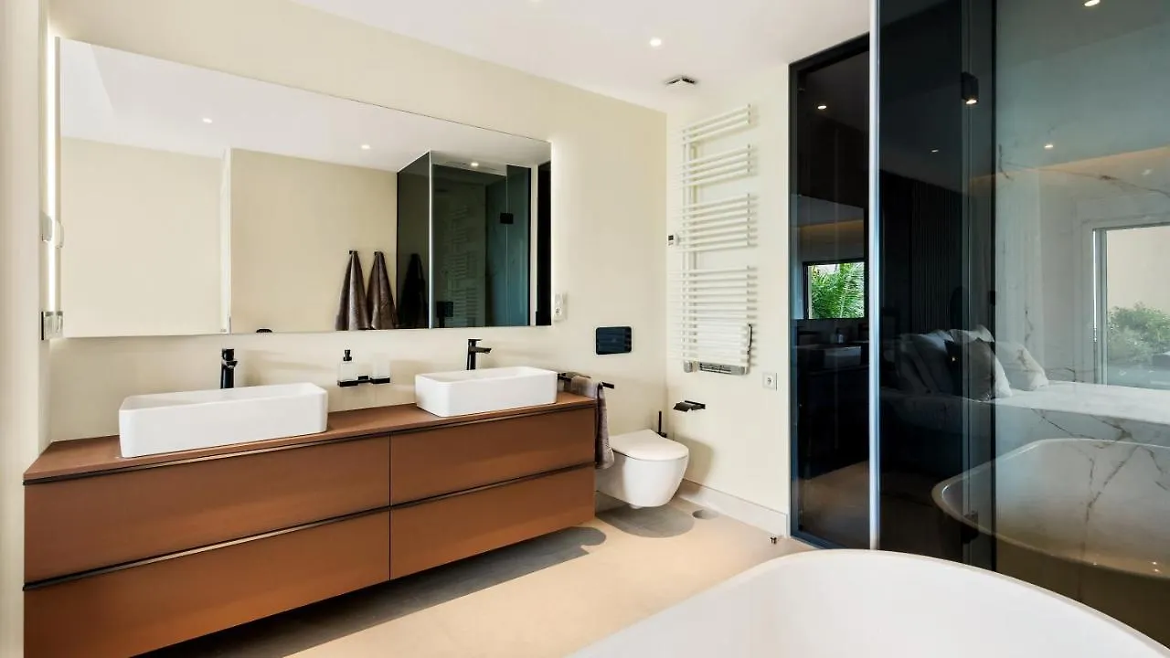 Frontline Luxury 10 Mins From Puerto Banus Rdr303 Apartment Estepona